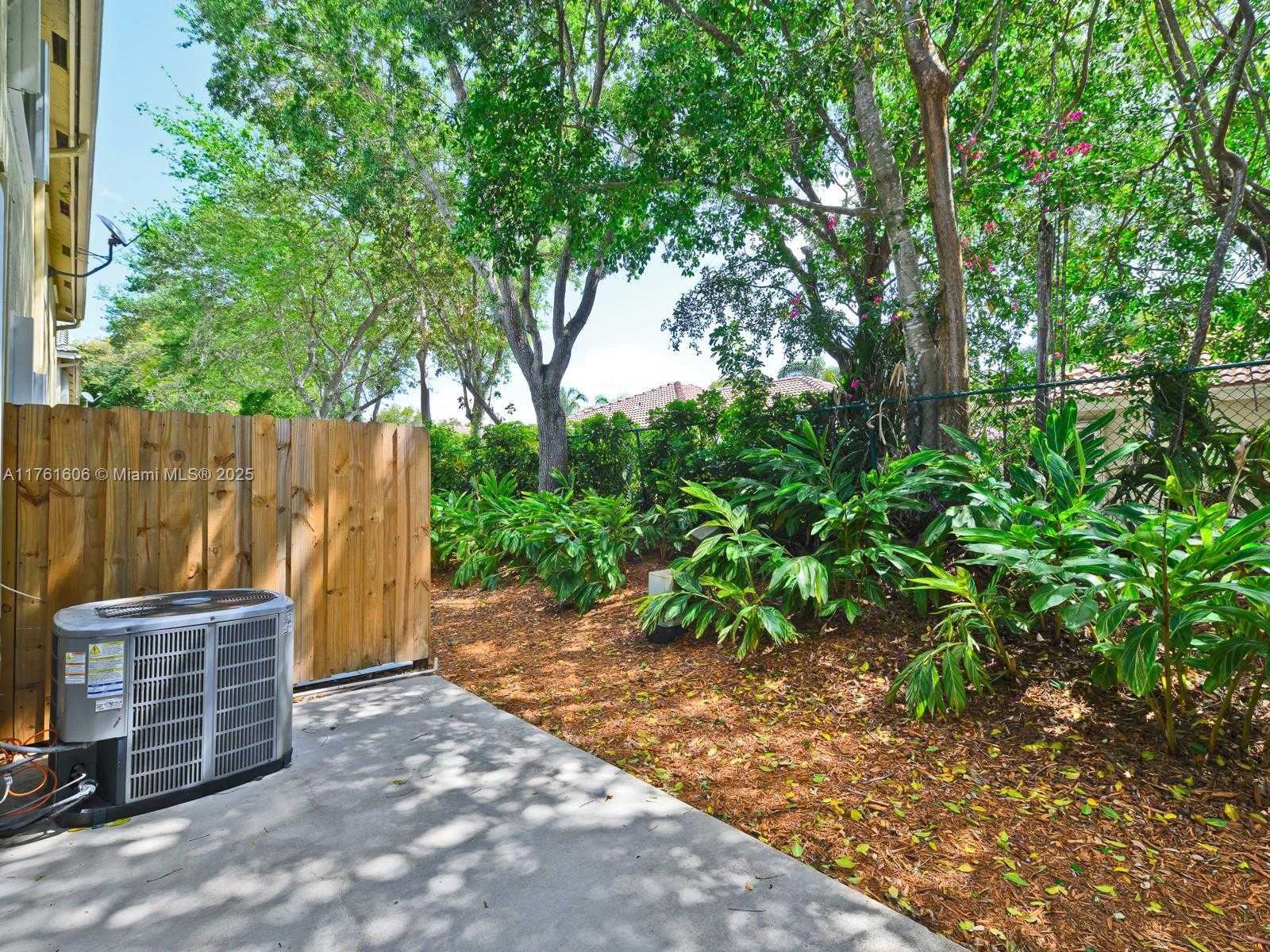 Small Image of 2094 HACIENDA TER #2094, Weston Number 36