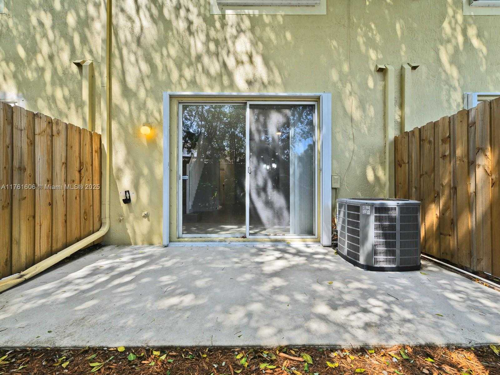 Small Image of 2094 HACIENDA TER #2094, Weston Number 37
