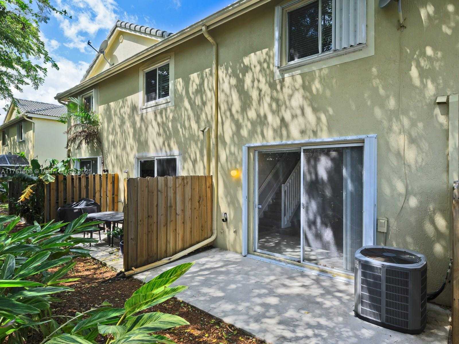 Small Image of 2094 HACIENDA TER #2094, Weston Number 38