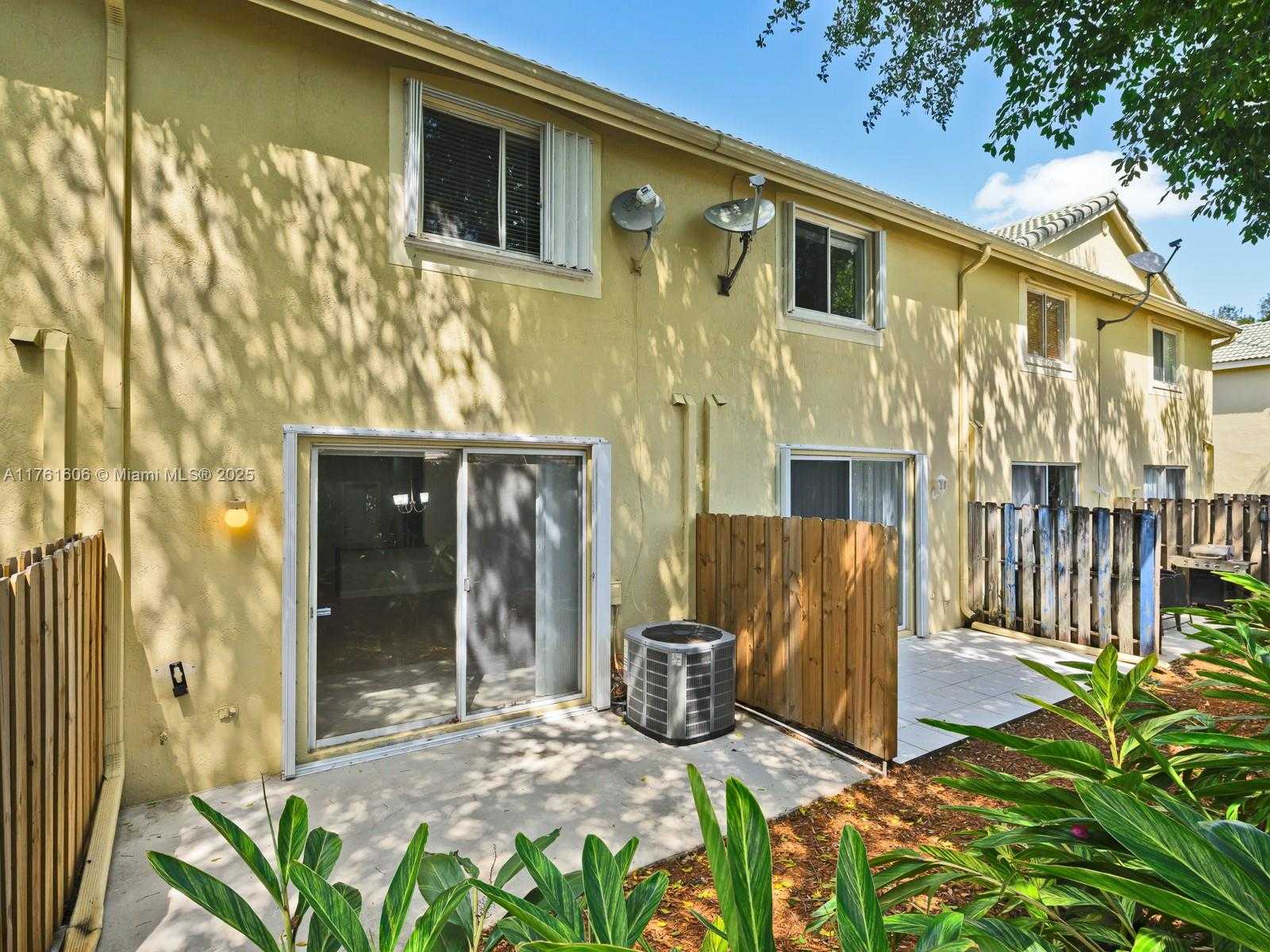 Small Image of 2094 HACIENDA TER #2094, Weston Number 39
