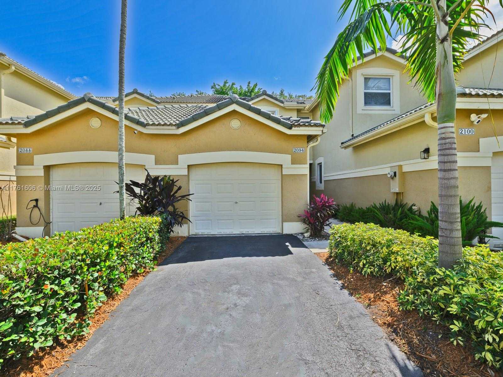 Small Image of 2094 HACIENDA TER #2094, Weston Number 4
