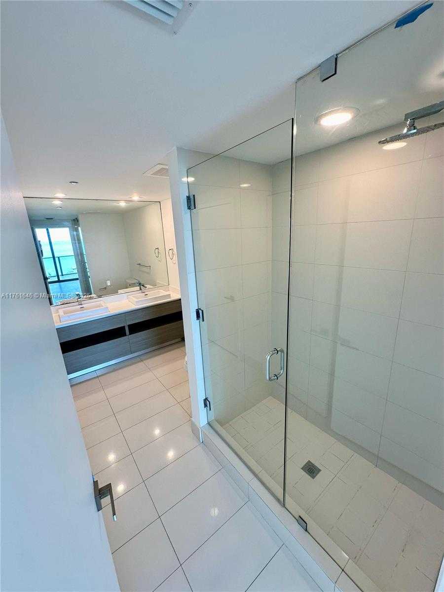 Small Image of 460 #401, Miami Number 7