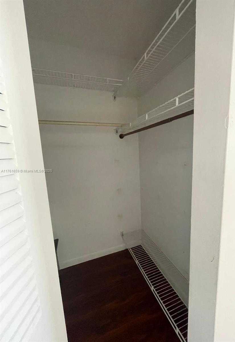 Small Image of 2750 WEST 76TH ST #201, Hialeah Number 12