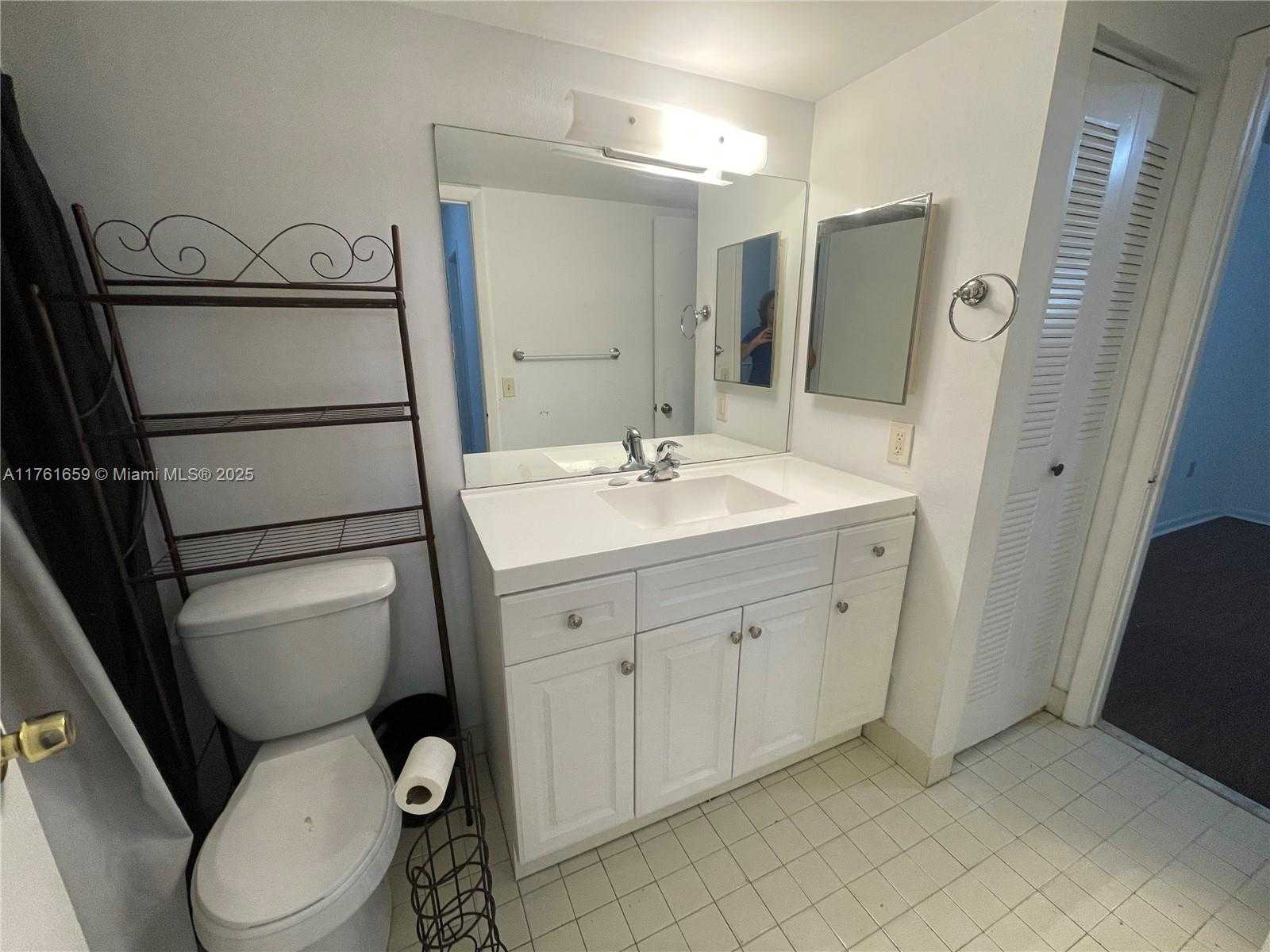 Small Image of 2750 WEST 76TH ST #201, Hialeah Number 14