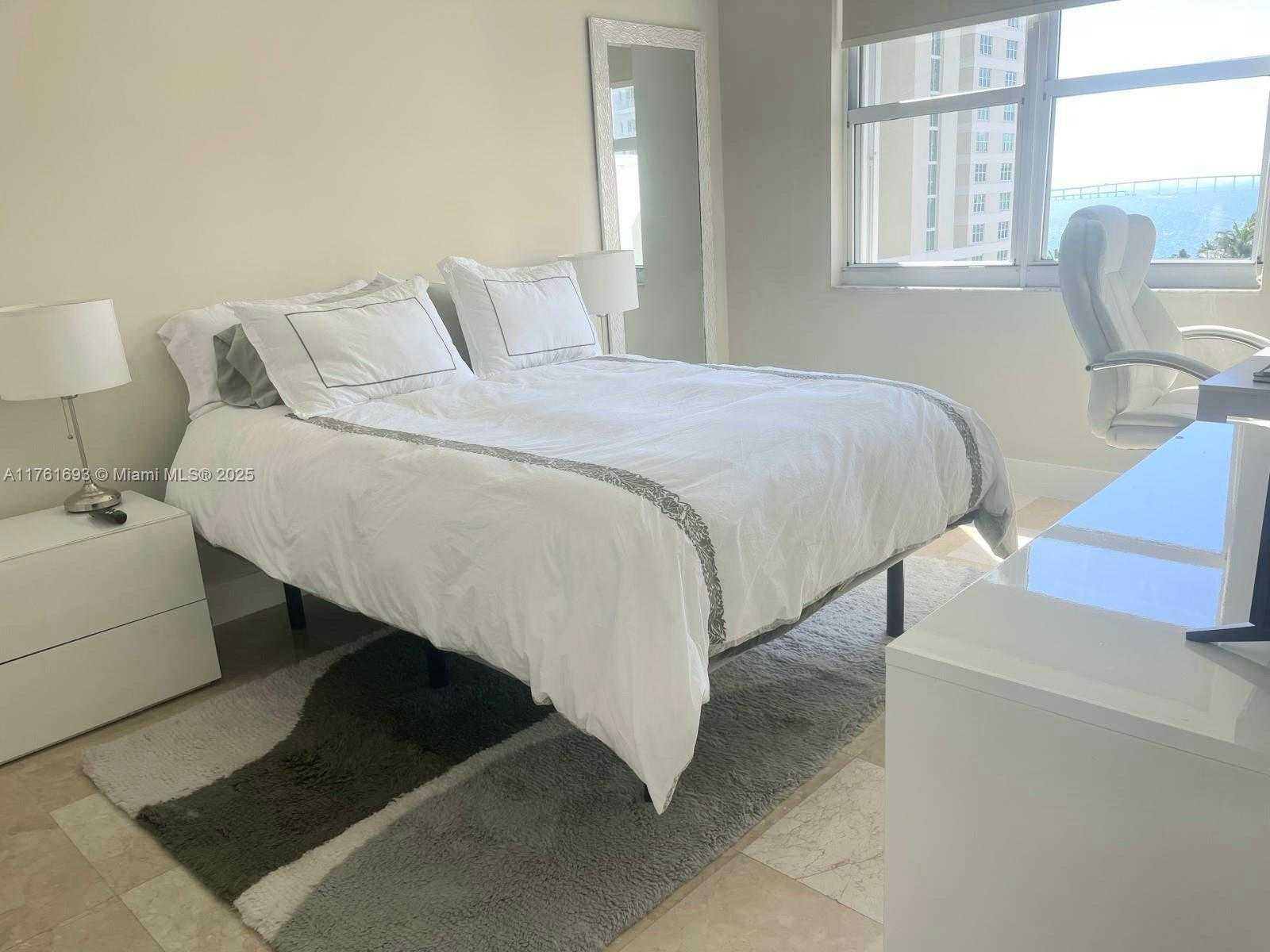 Small Image of 770 CLAUGHTON ISLAND DR #904, Miami Number 13