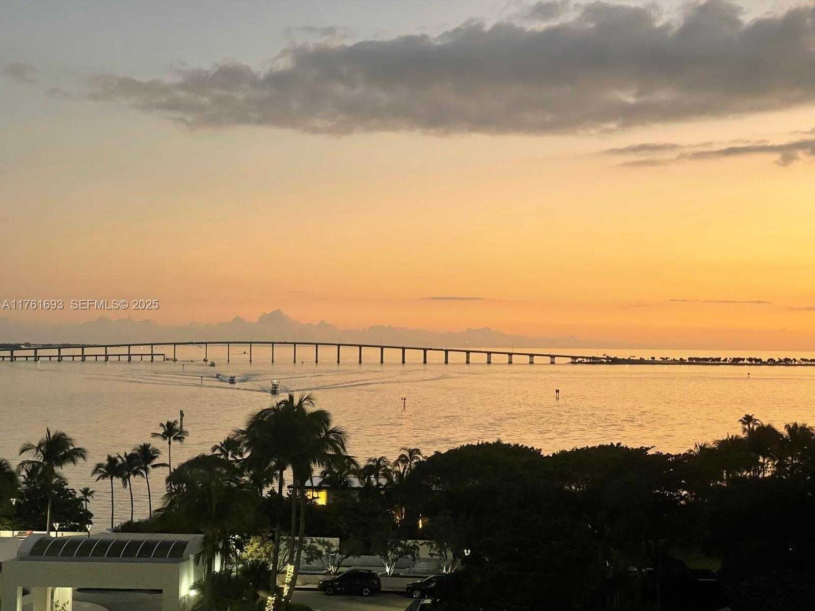 Small Image of 770 CLAUGHTON ISLAND DR #904, Miami Number 25