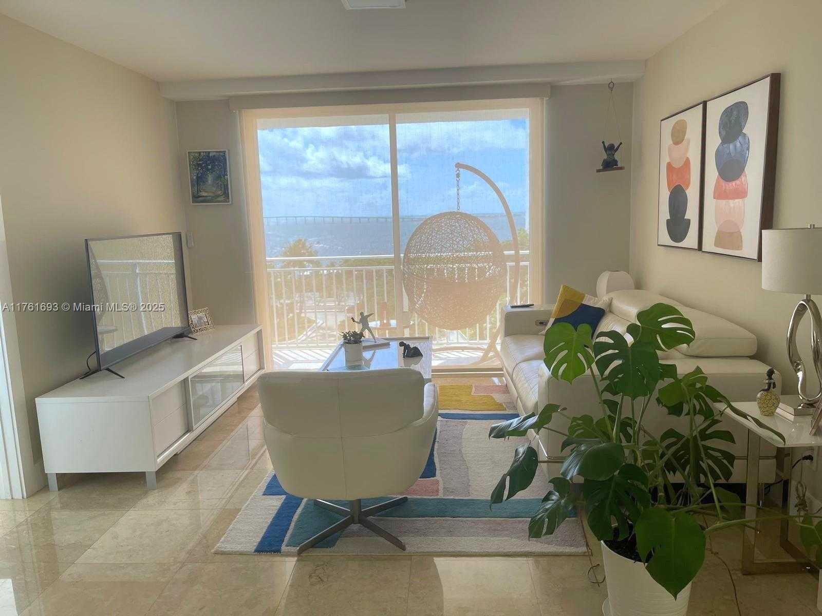 Small Image of 770 CLAUGHTON ISLAND DR #904, Miami Number 4