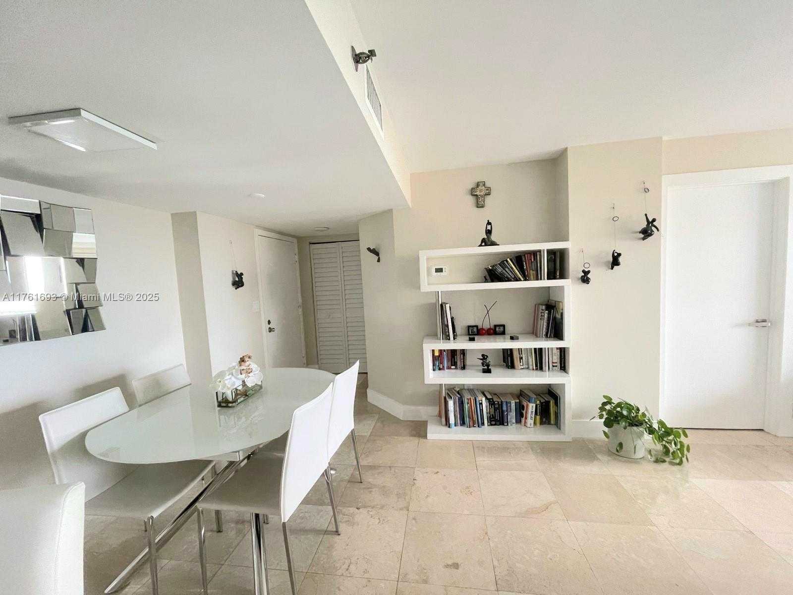 Small Image of 770 CLAUGHTON ISLAND DR #904, Miami Number 9