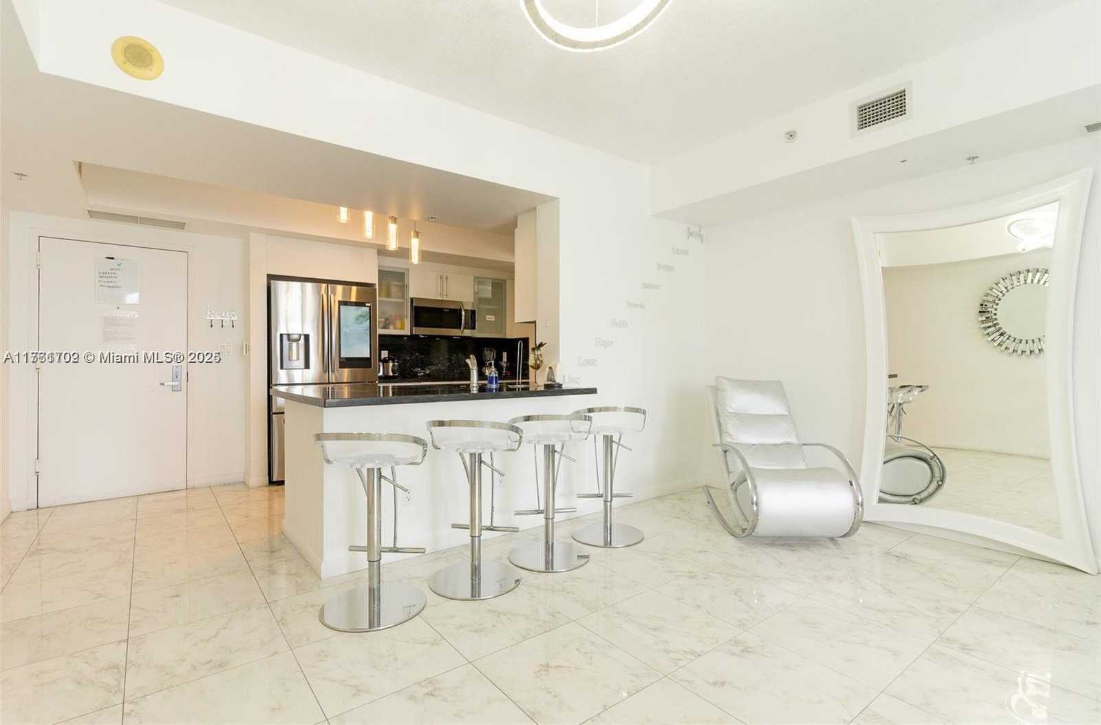 Small Image of Miami Number 24