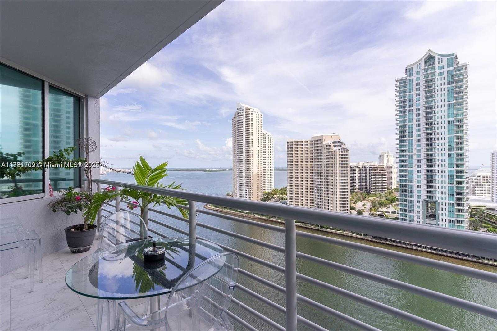 Small Image of Miami Number 25
