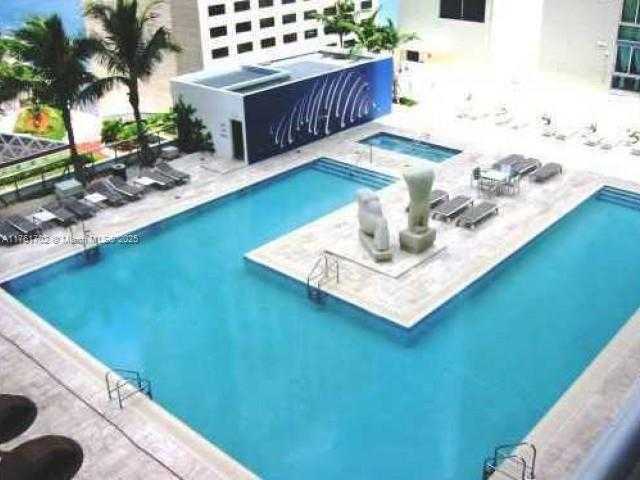 Small Image of 325 #2221, Miami Number 4