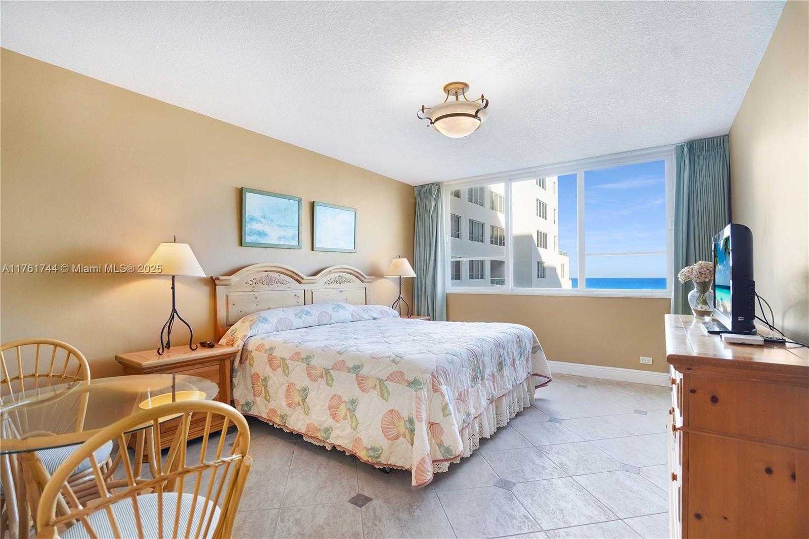 Small Image of 5005 COLLINS AVE #714, Miami Beach Number 13