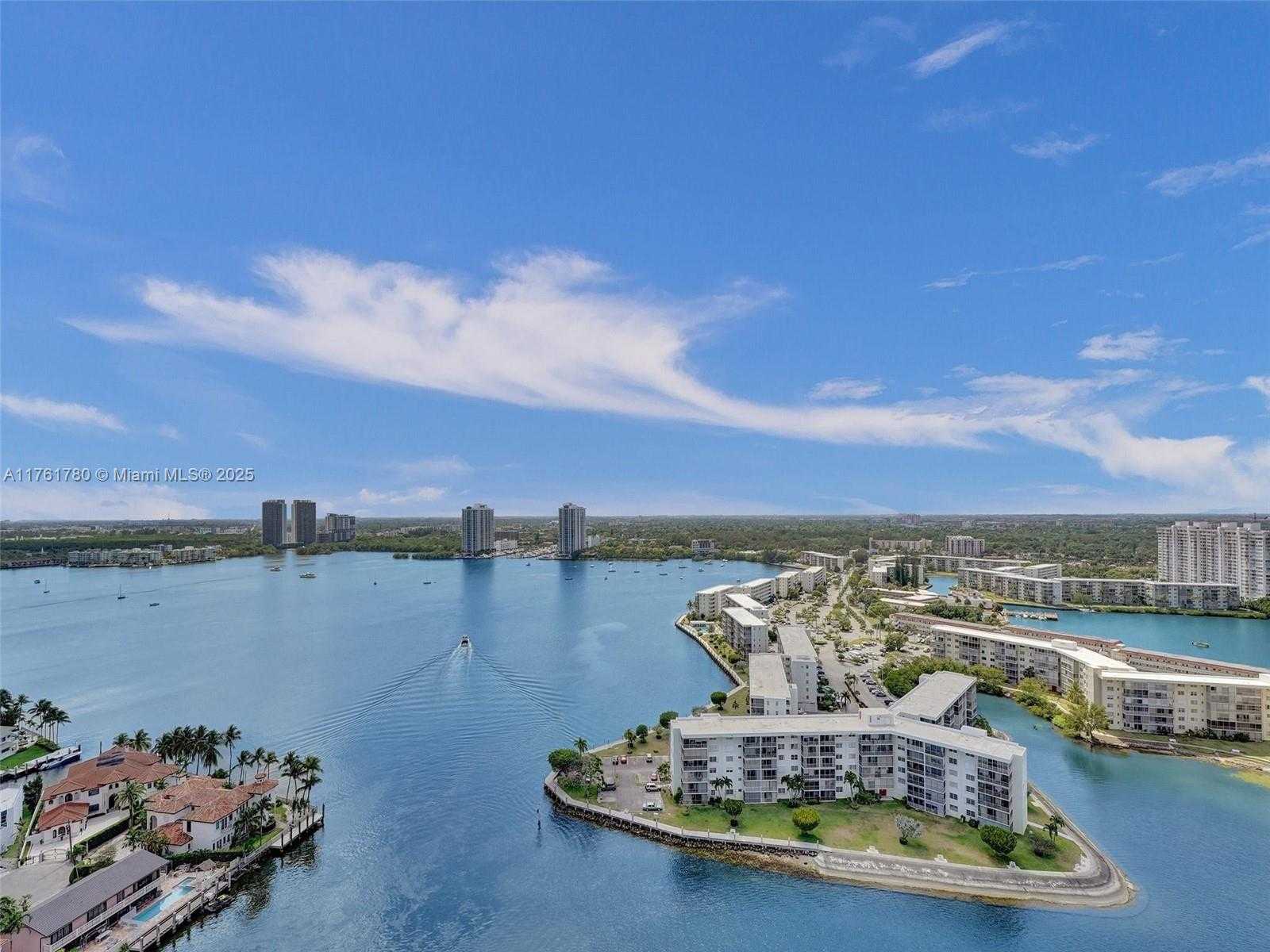 Small Image of 1000 WEST ISLAND BLVD #2606, Aventura Number 2