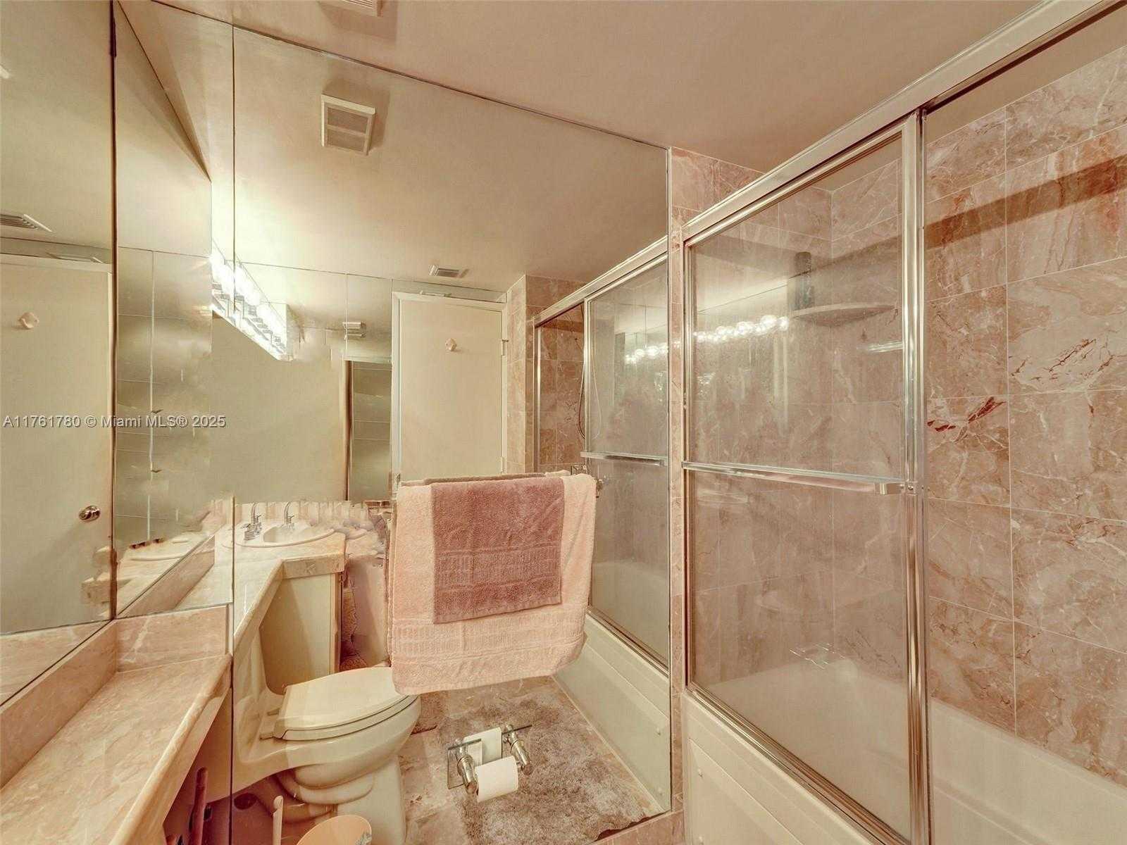 Small Image of 1000 WEST ISLAND BLVD #2606, Aventura Number 23
