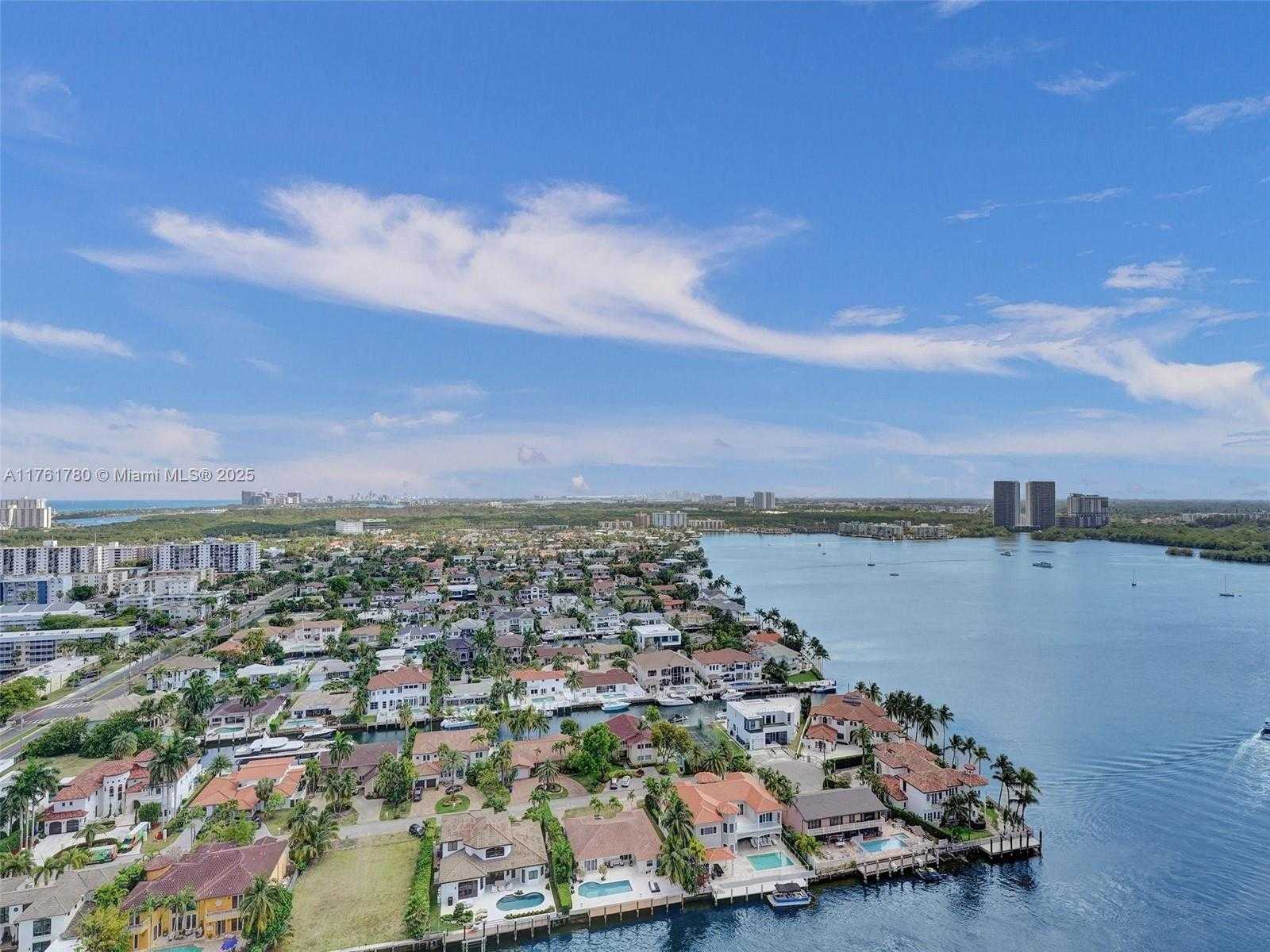Small Image of 1000 WEST ISLAND BLVD #2606, Aventura Number 3