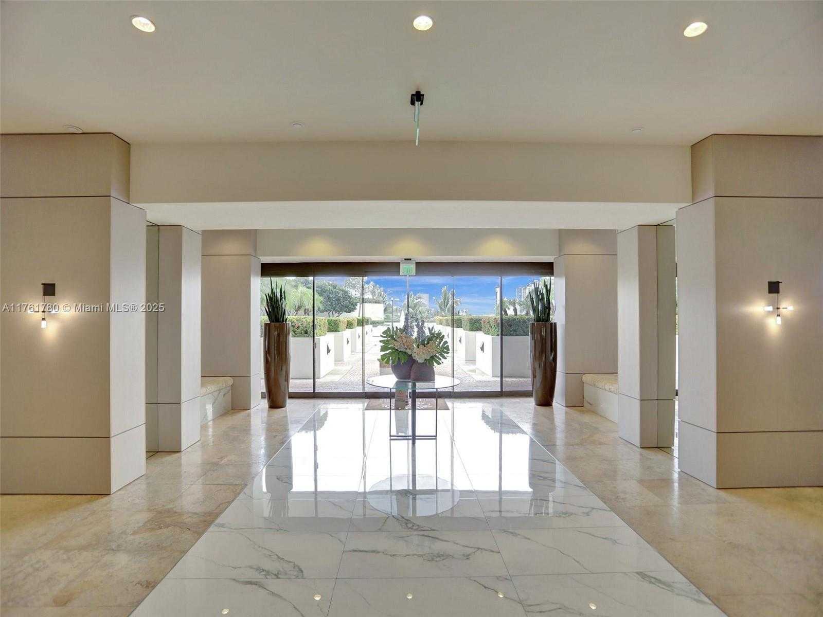 Small Image of 1000 WEST ISLAND BLVD #2606, Aventura Number 31