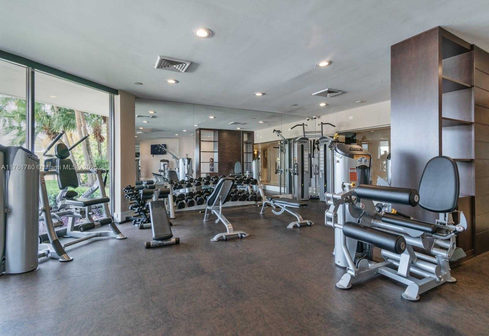 Small Image of 1000 WEST ISLAND BLVD #2606, Aventura Number 38