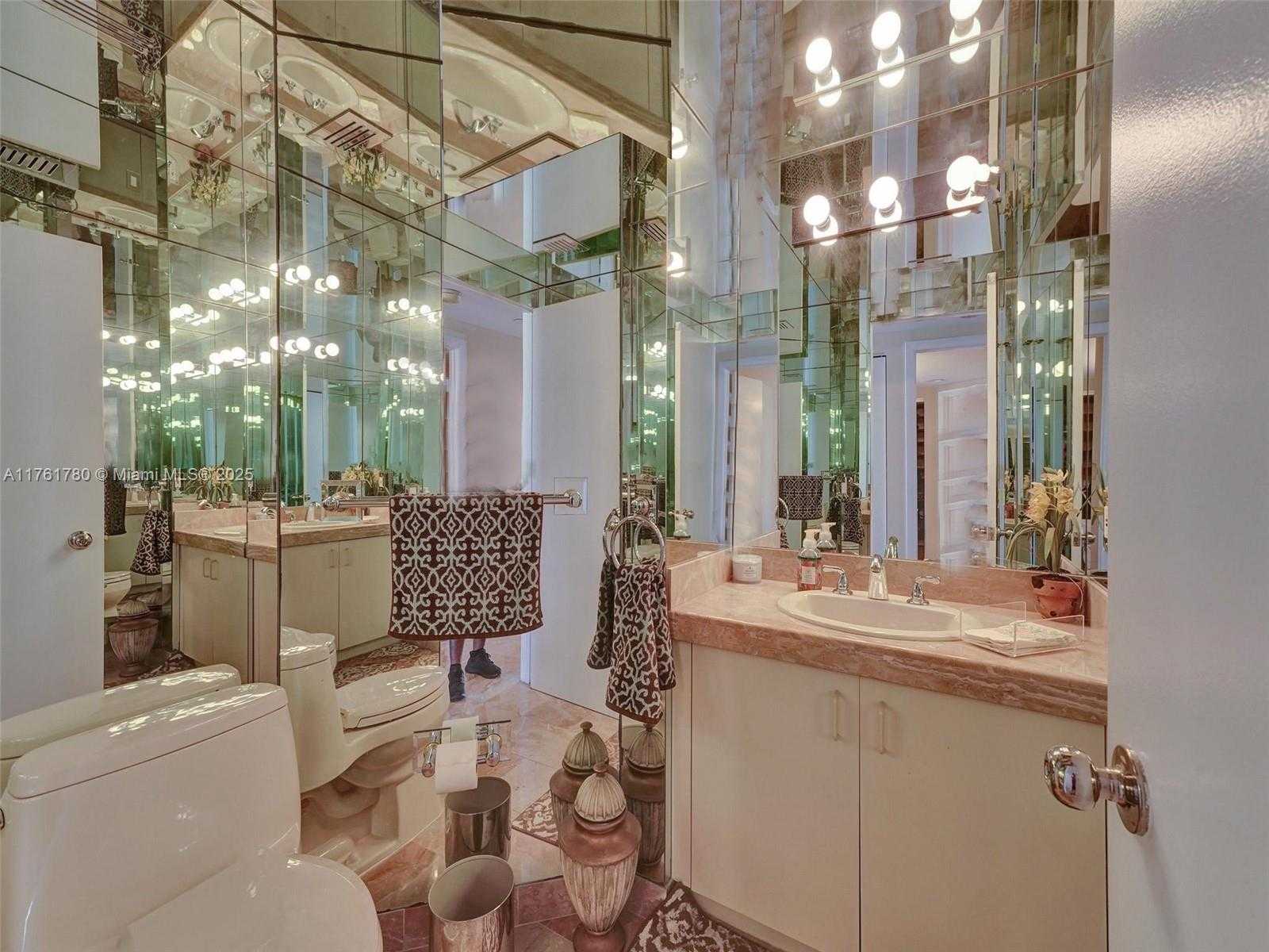 Small Image of 1000 WEST ISLAND BLVD #2606, Aventura Number 9