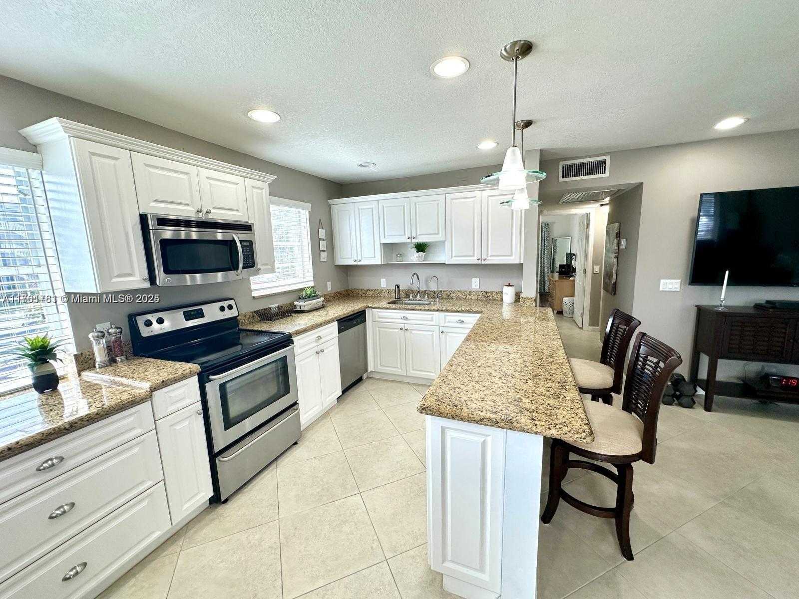 Small Image of 31 HARWOOD B #31, Deerfield Beach Number 5