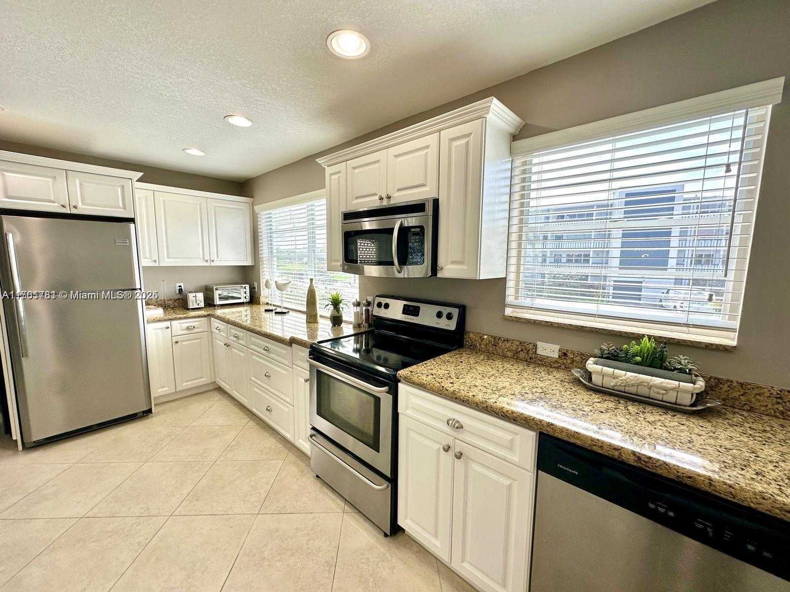 Small Image of 31 HARWOOD B #31, Deerfield Beach Number 6