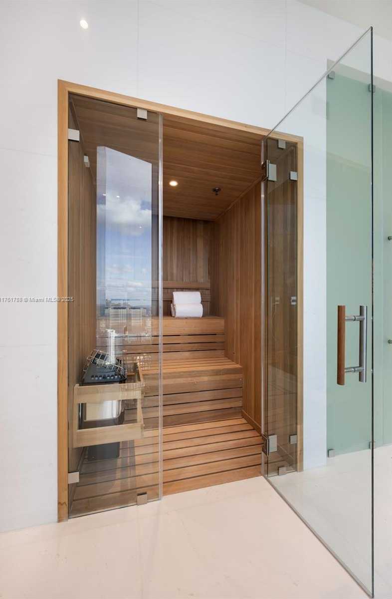 Small Image of 300 BISCAYNE BLVD WAY #PH5701, Miami Number 14