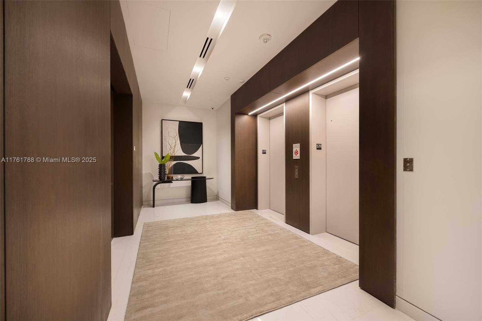 Small Image of 300 BISCAYNE BLVD WAY #PH5701, Miami Number 15