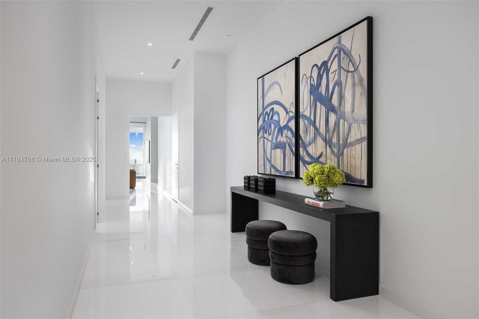 Small Image of 300 BISCAYNE BLVD WAY #PH5701, Miami Number 7