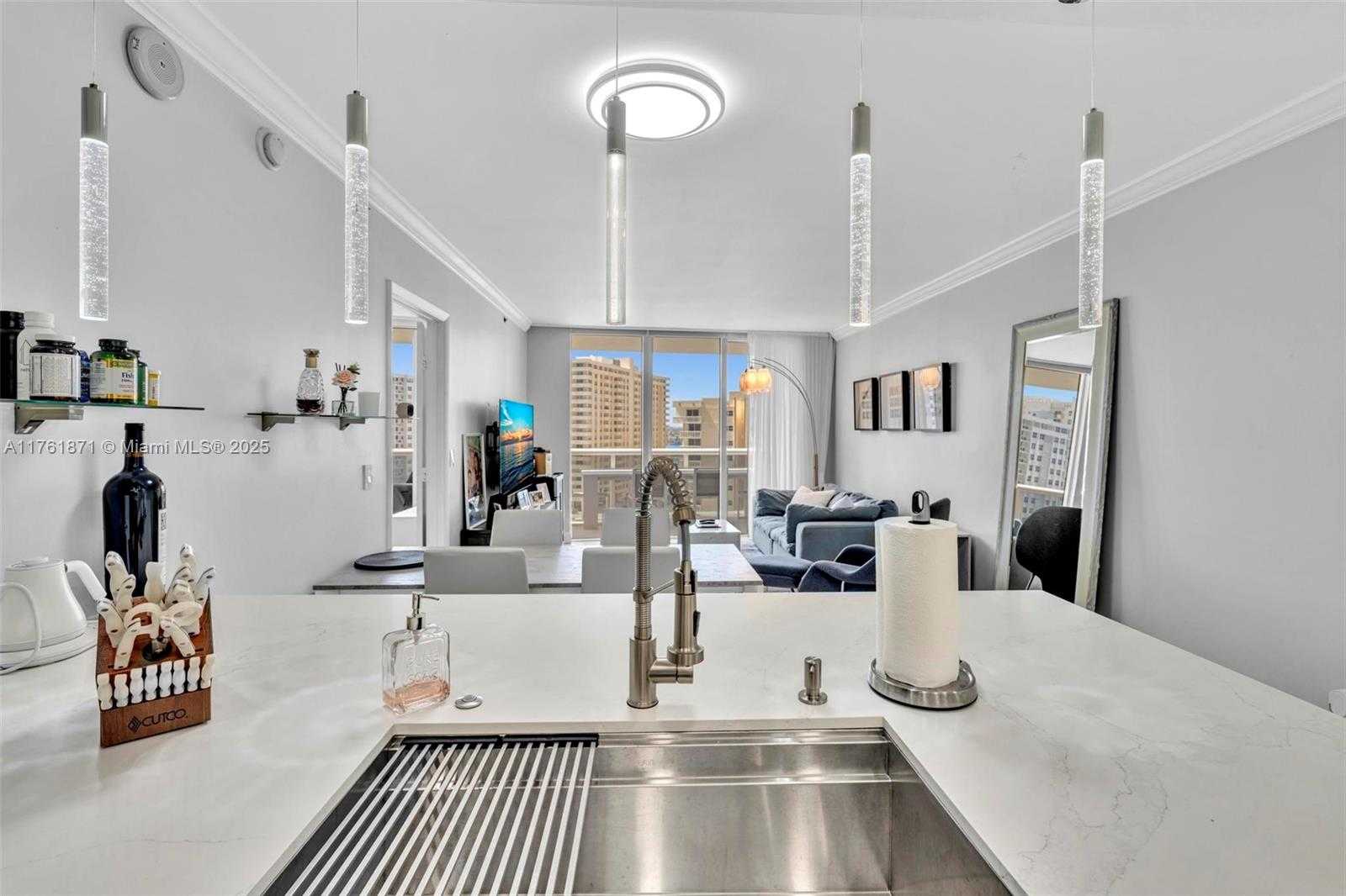 Small Image of 1800 SOUTH OCEAN DR #906, Hallandale Beach Number 16