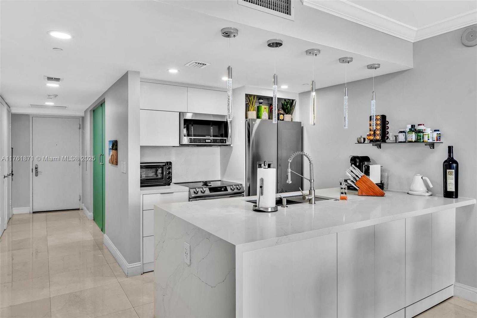 Small Image of 1800 SOUTH OCEAN DR #906, Hallandale Beach Number 23