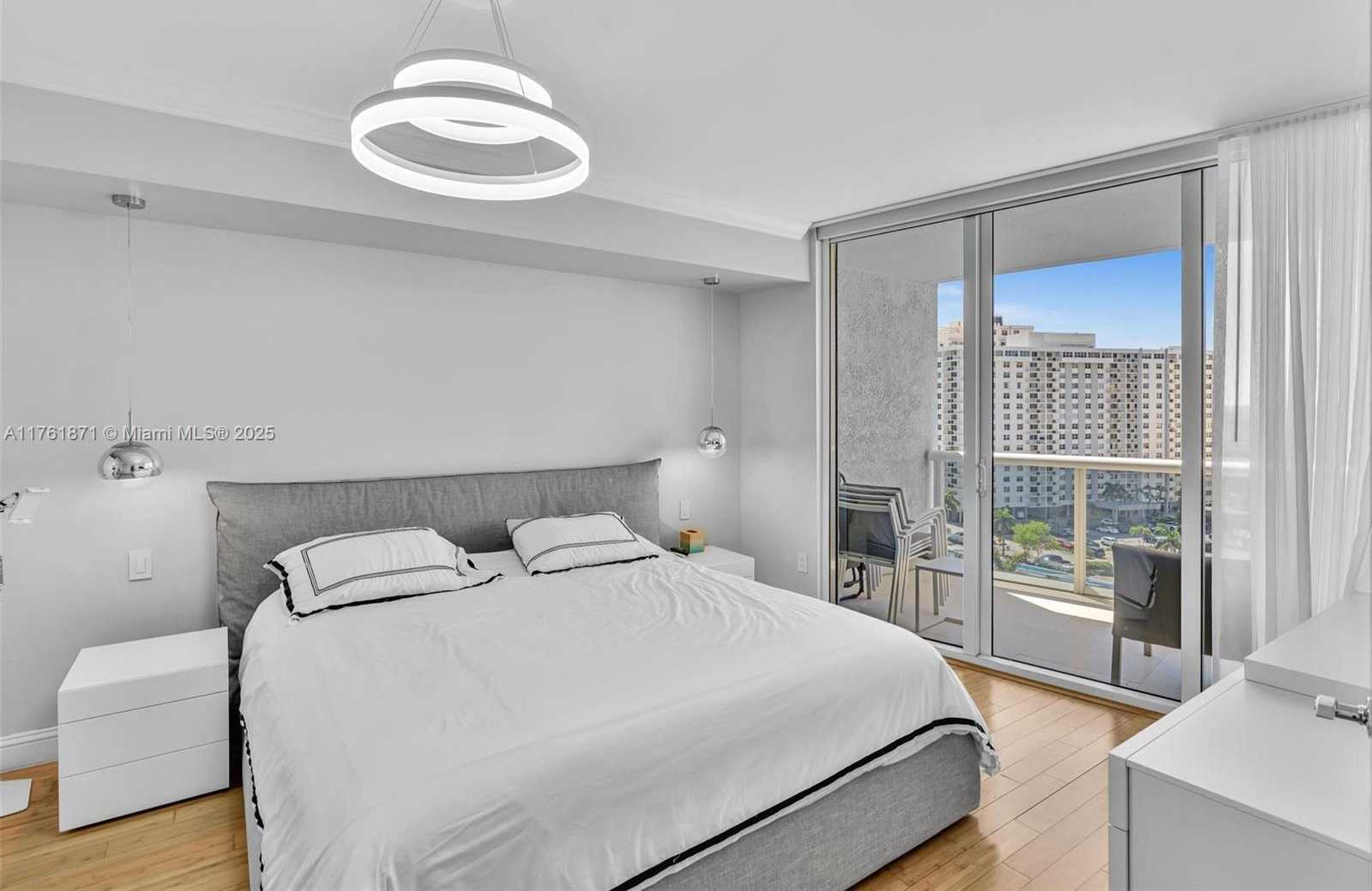 Small Image of 1800 SOUTH OCEAN DR #906, Hallandale Beach Number 34