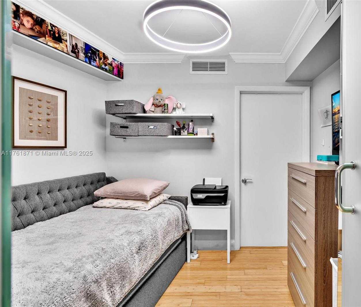 Small Image of 1800 SOUTH OCEAN DR #906, Hallandale Beach Number 48