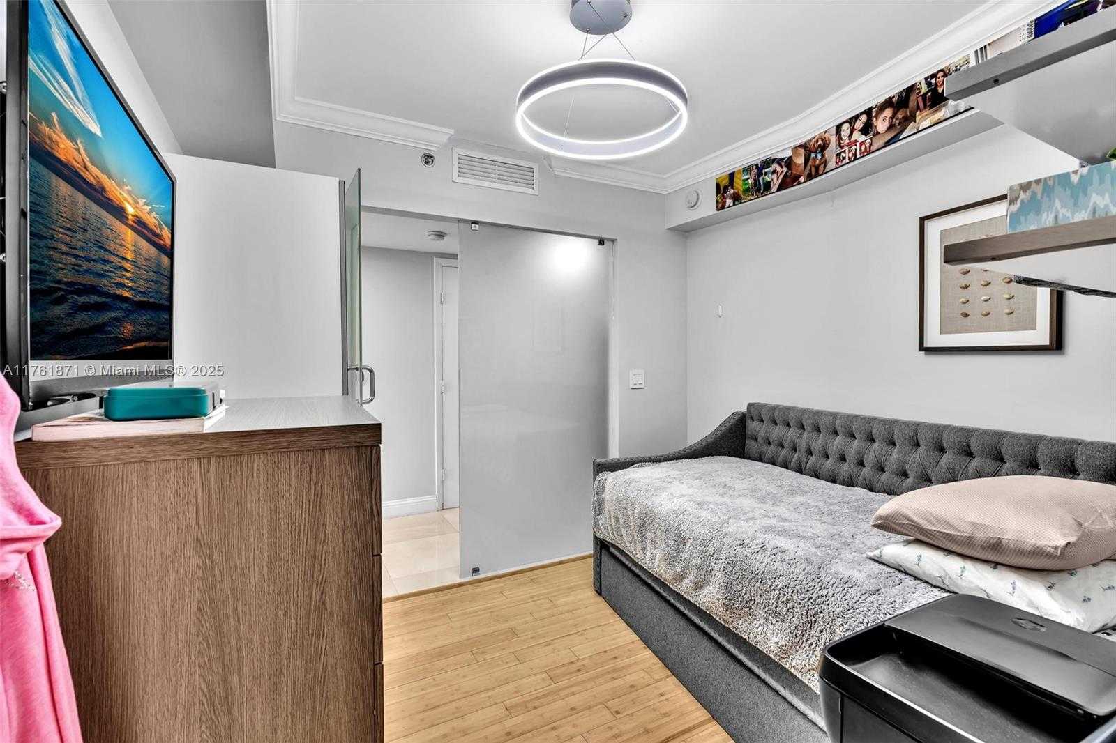 Small Image of 1800 SOUTH OCEAN DR #906, Hallandale Beach Number 49