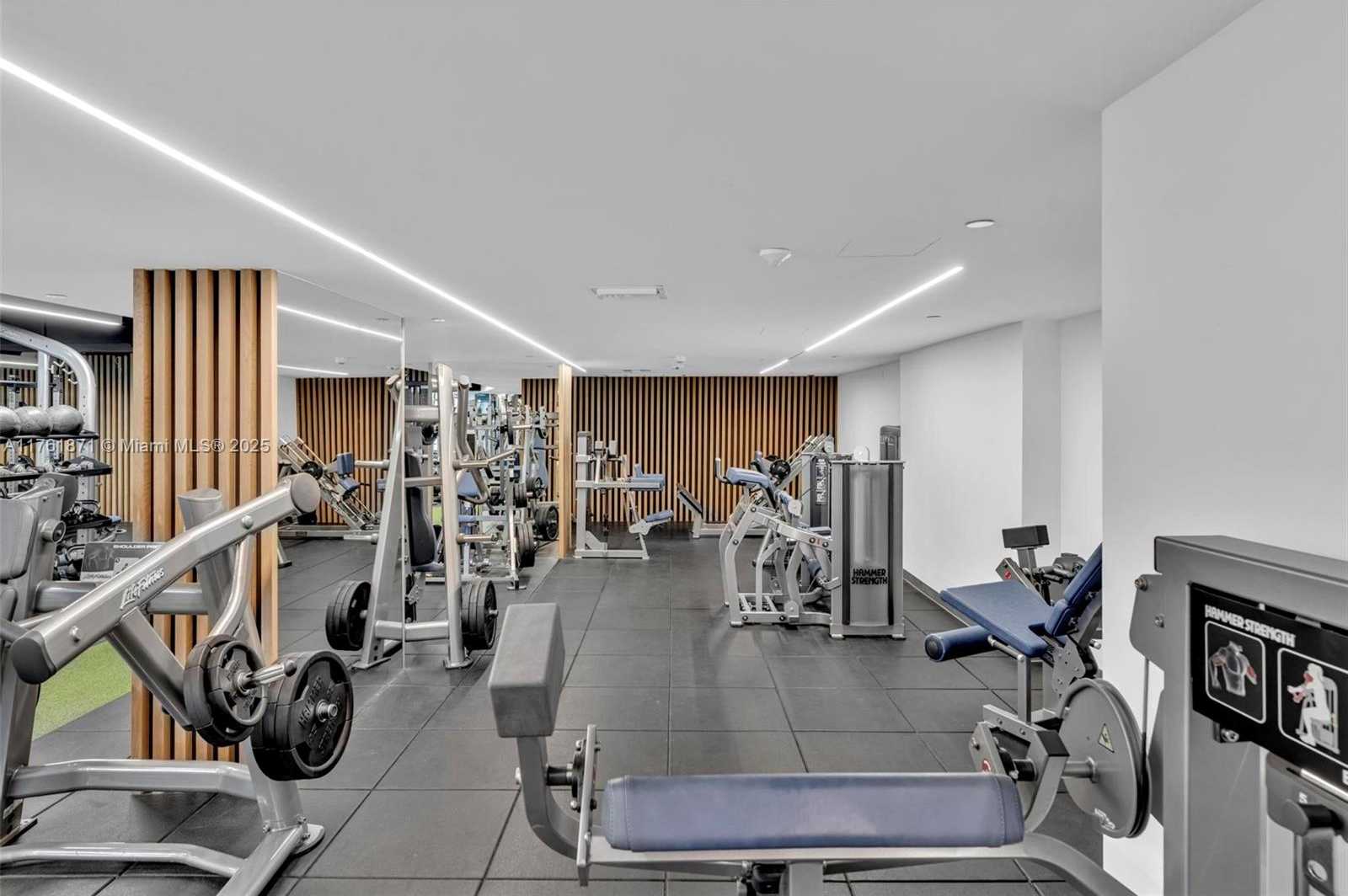 Small Image of 1800 SOUTH OCEAN DR #906, Hallandale Beach Number 59