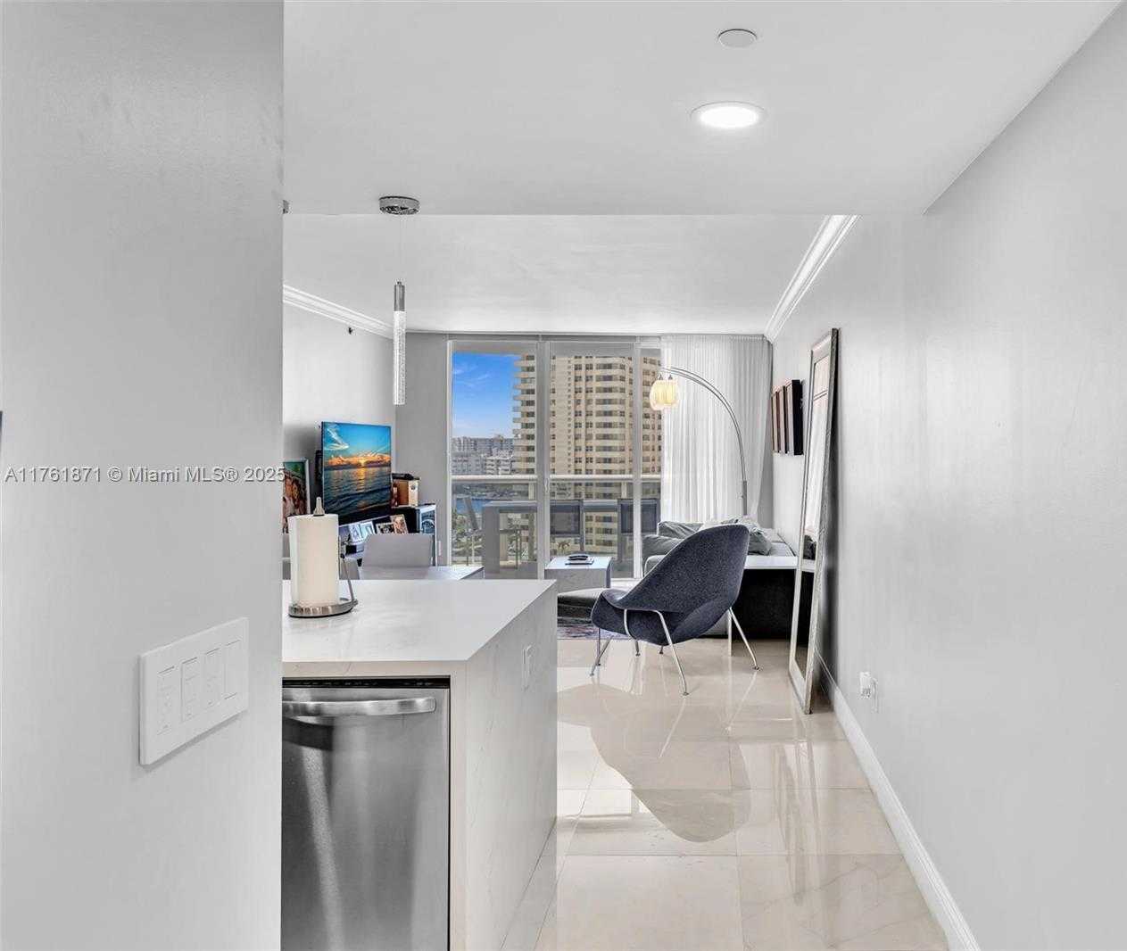Small Image of 1800 SOUTH OCEAN DR #906, Hallandale Beach Number 6