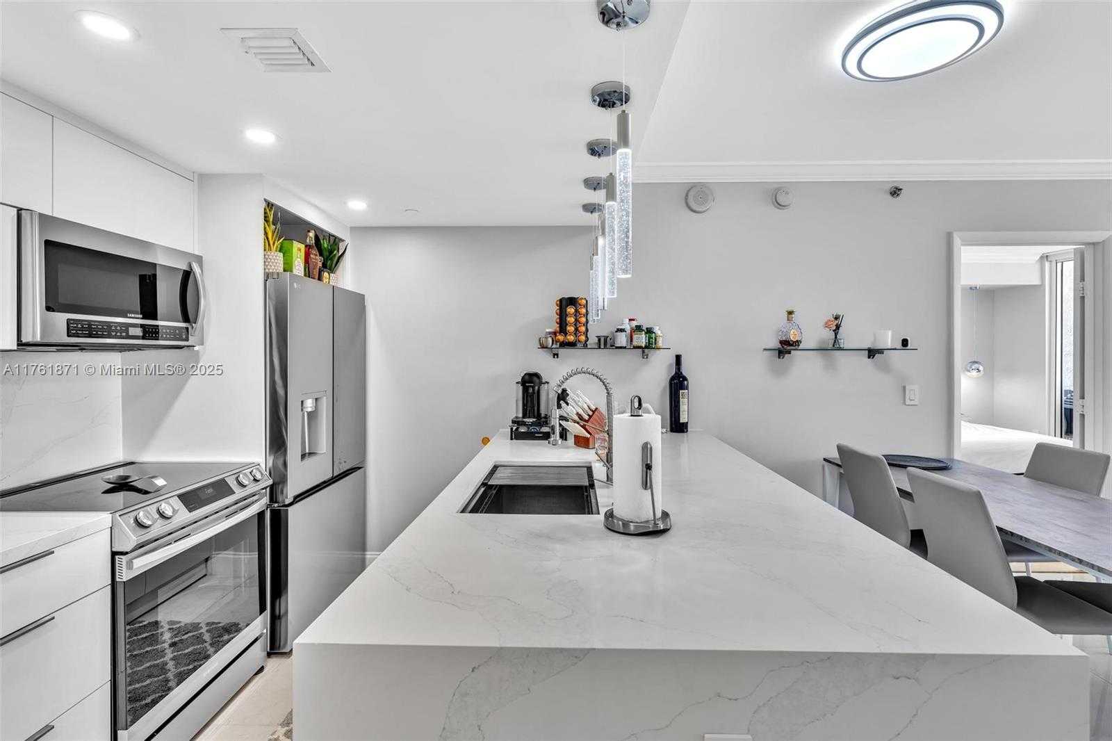 Small Image of 1800 SOUTH OCEAN DR #906, Hallandale Beach Number 8