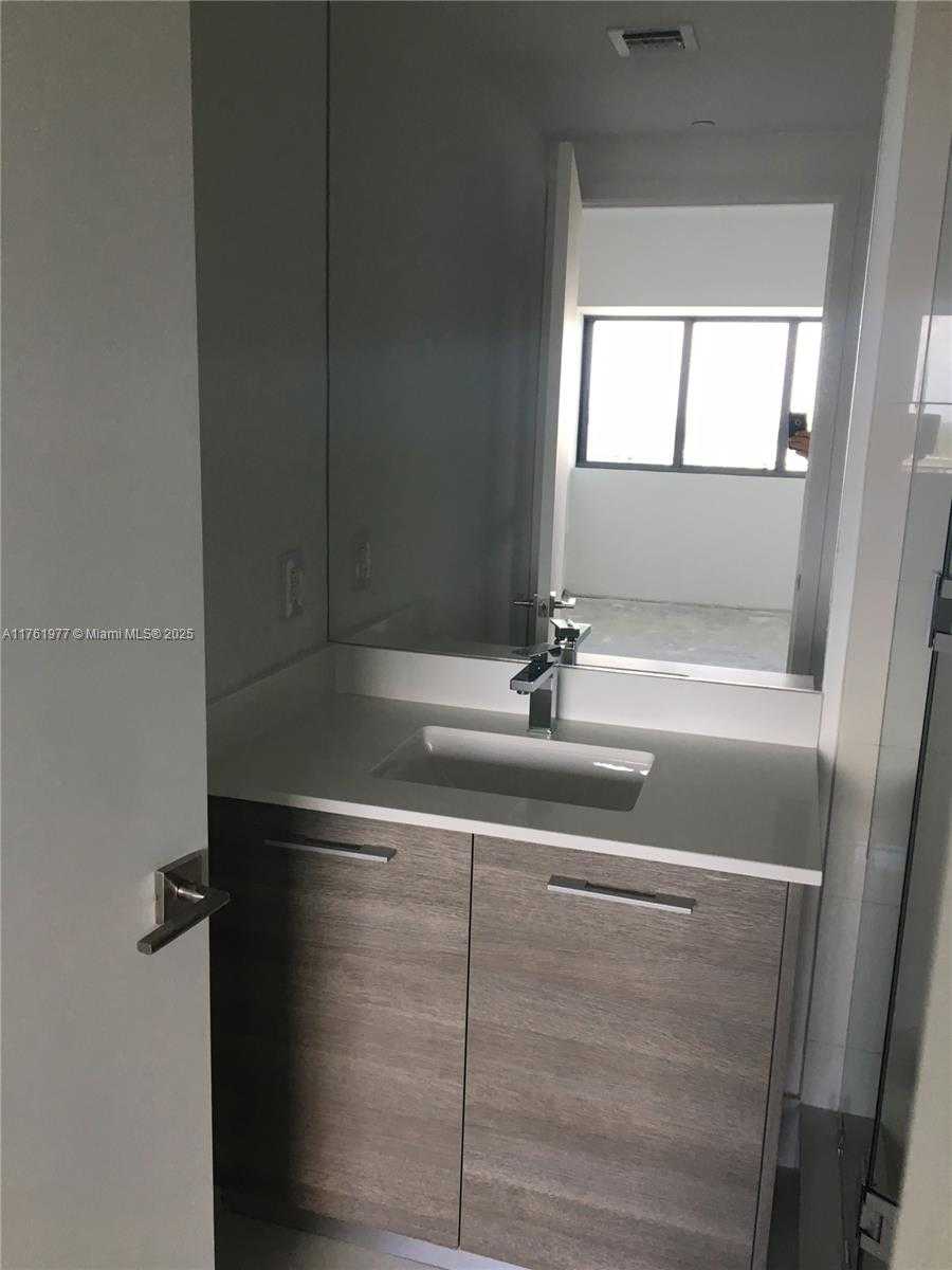 Small Image of 650 NORTH EAST 32ND ST #1504, Miami Number 9