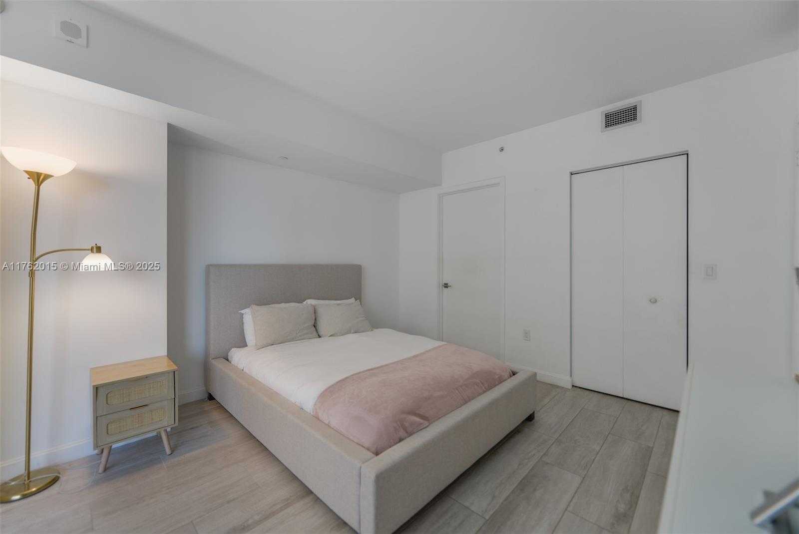 Small Image of 45 SOUTH WEST 9TH ST #1107, Miami Number 15