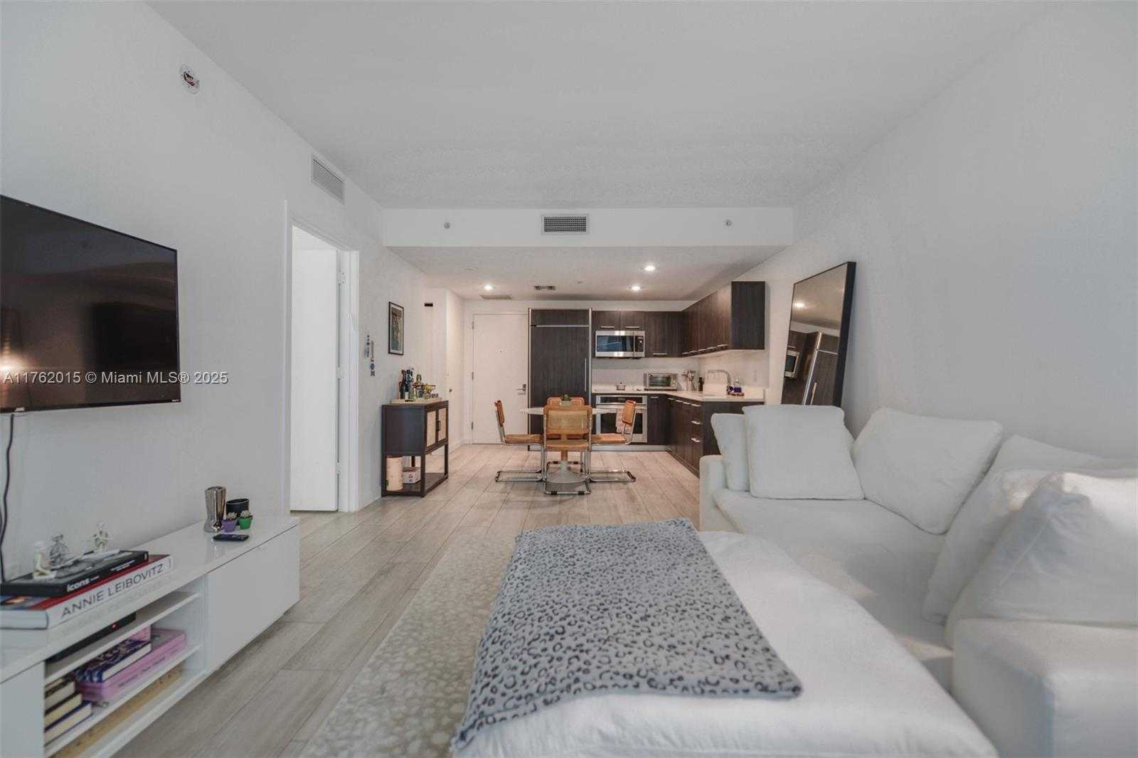 Small Image of 45 SOUTH WEST 9TH ST #1107, Miami Number 7
