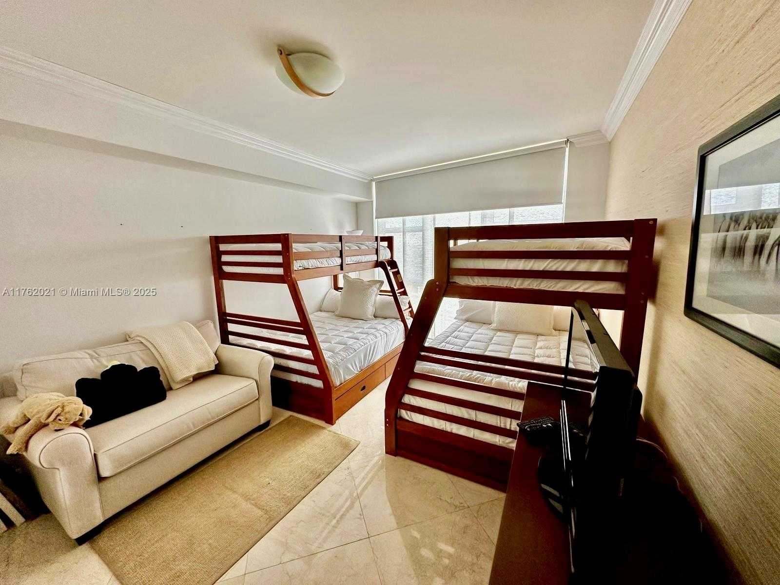 Small Image of 1800 SOUTH OCEAN DR #3310, Hallandale Beach Number 11