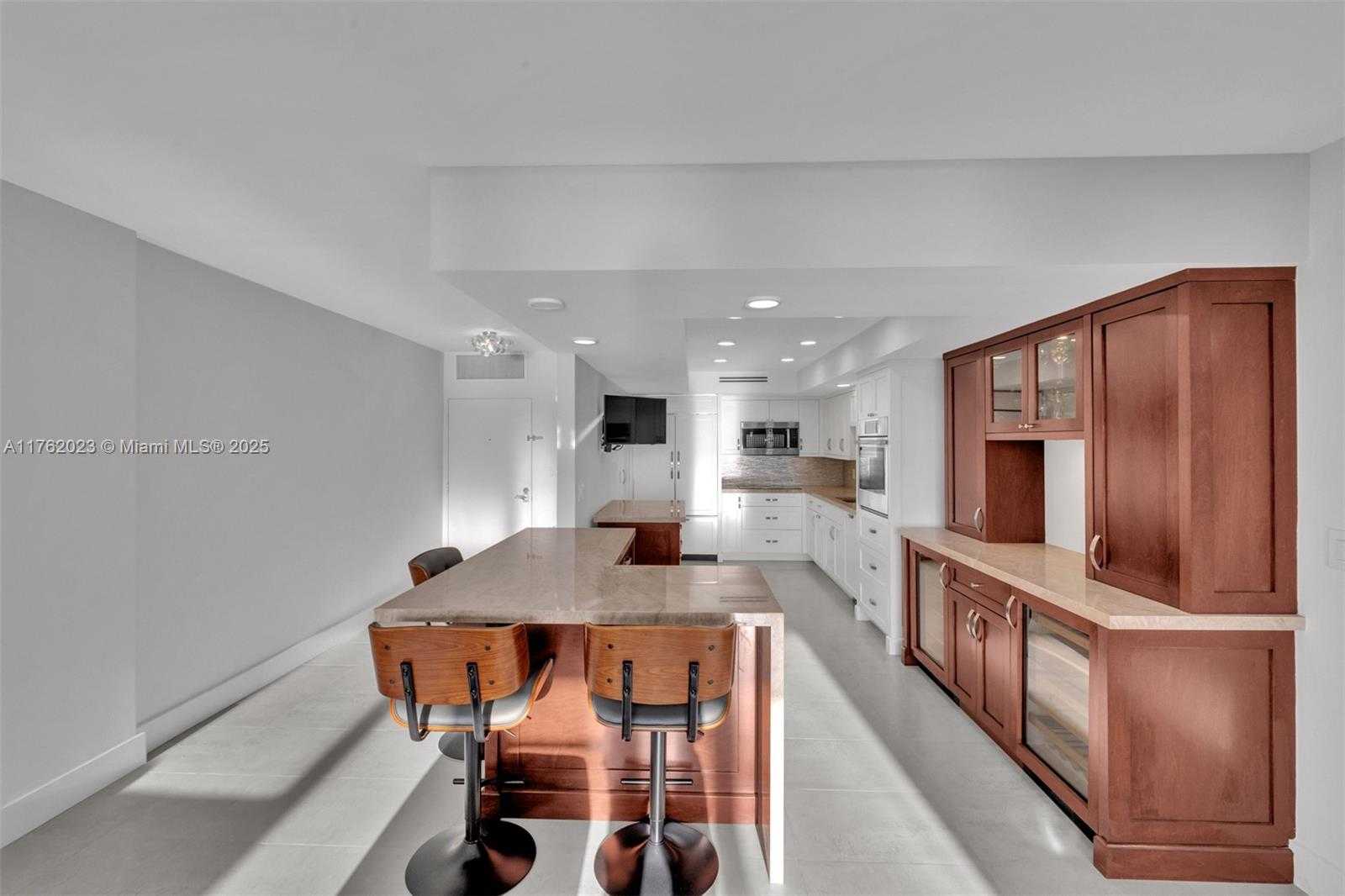 Small Image of 3725 SOUTH OCEAN DR #1024, Hollywood Number 2