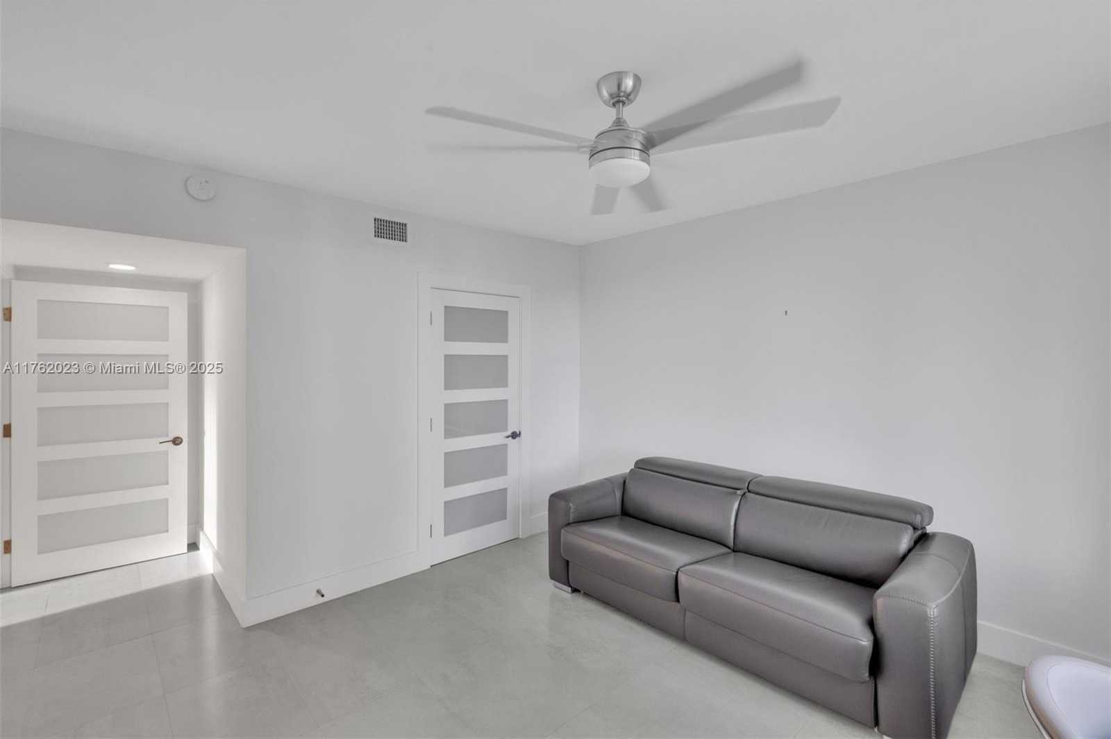 Small Image of 3725 SOUTH OCEAN DR #1024, Hollywood Number 21