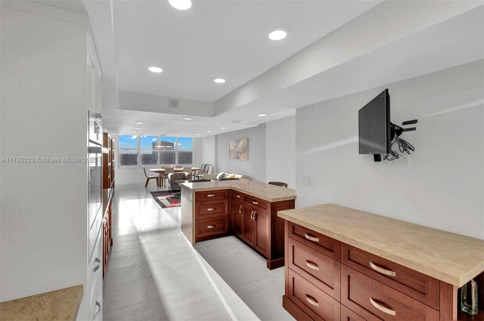 Small Image of 3725 SOUTH OCEAN DR #1024, Hollywood Number 8