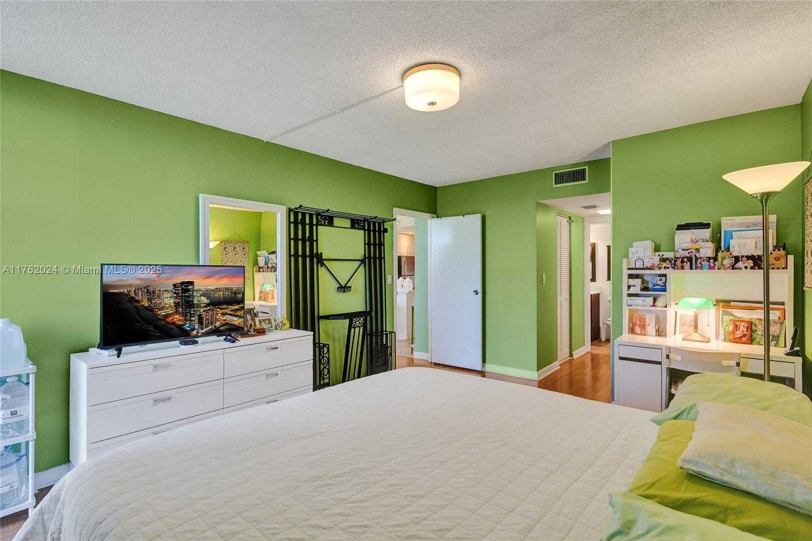 Small Image of 20335 WEST COUNTRY CLUB DR #805, Aventura Number 18