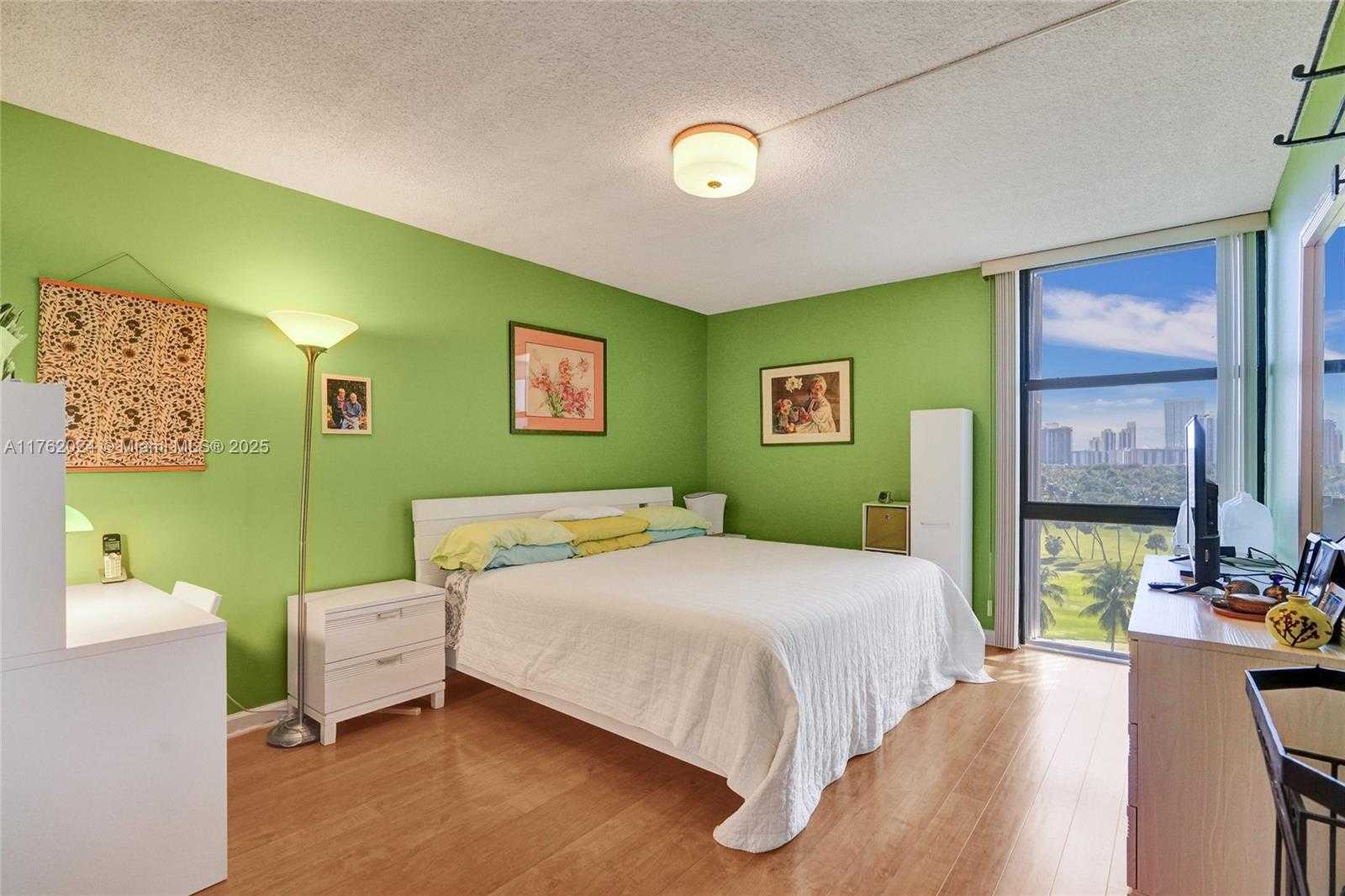 Small Image of 20335 WEST COUNTRY CLUB DR #805, Aventura Number 20