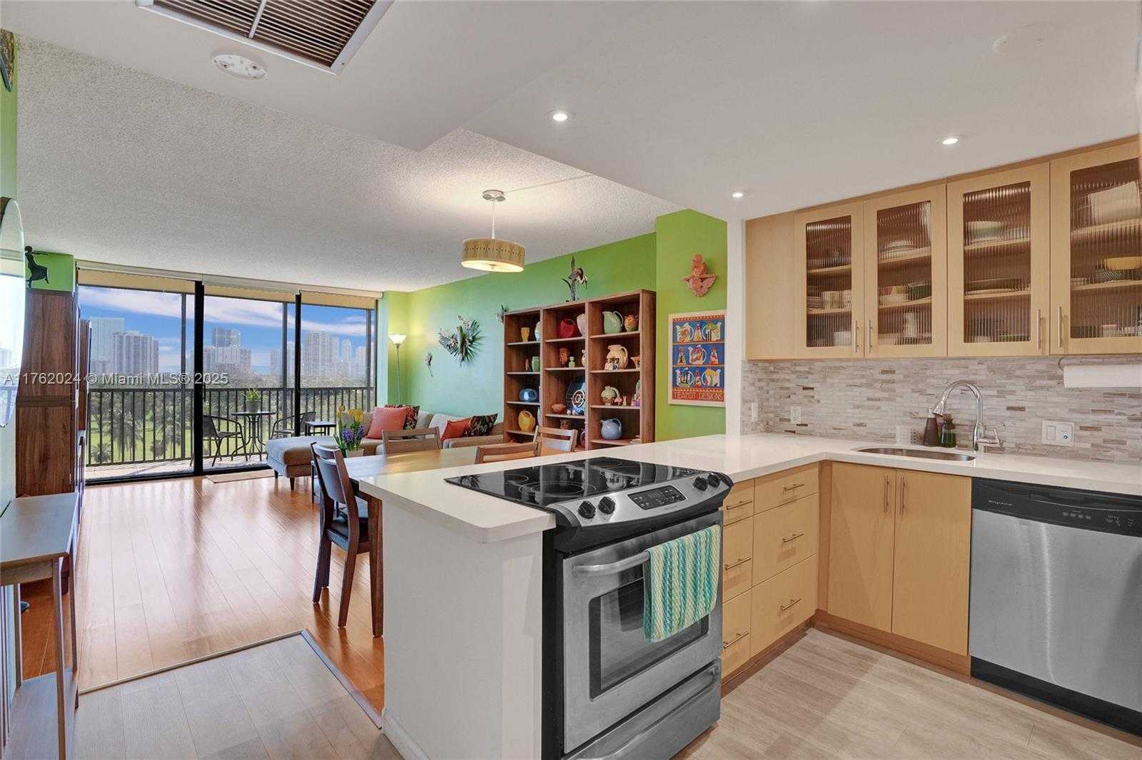 Small Image of 20335 WEST COUNTRY CLUB DR #805, Aventura Number 6