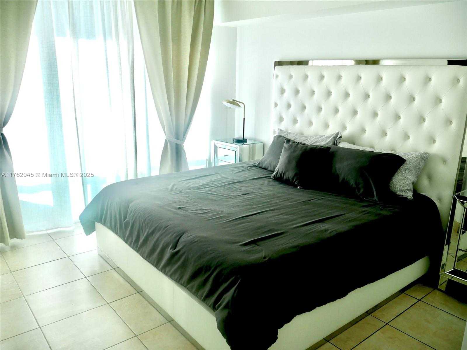 Small Image of 31 SOUTH EAST 5TH ST #2611, Miami Number 17