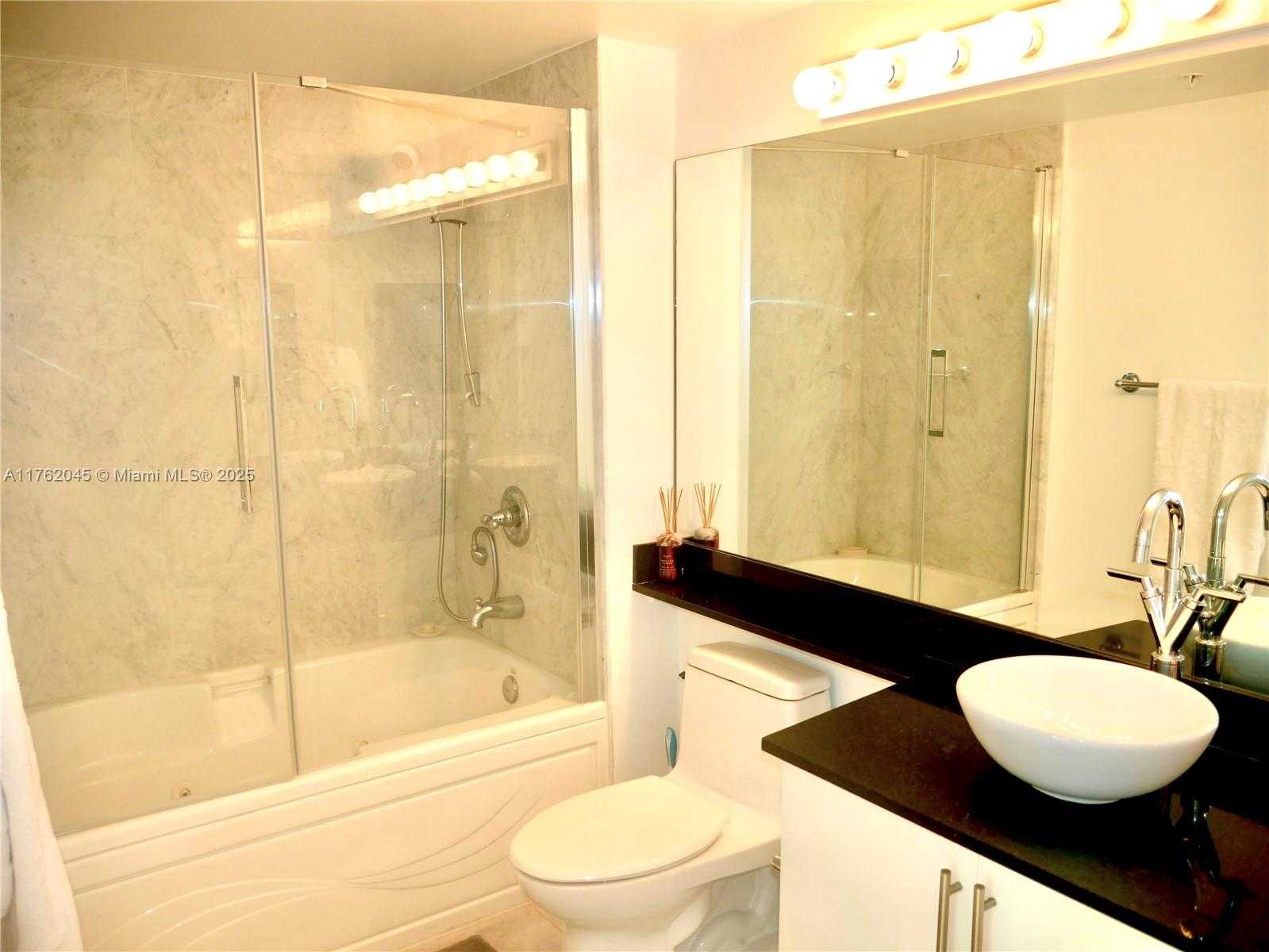 Small Image of 31 SOUTH EAST 5TH ST #2611, Miami Number 31