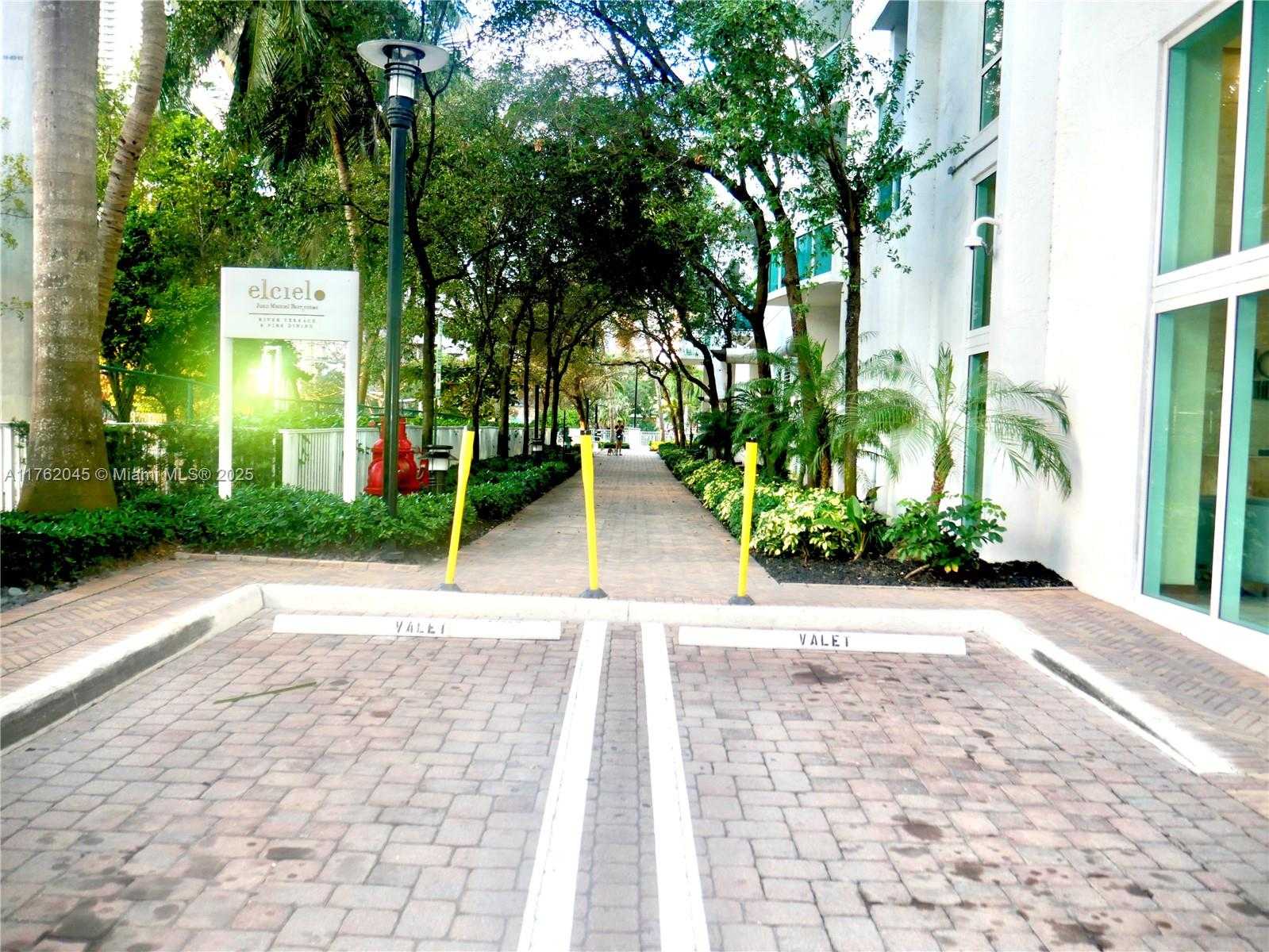 Small Image of 31 SOUTH EAST 5TH ST #2611, Miami Number 38