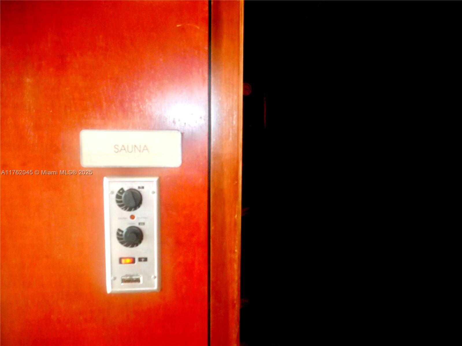 Small Image of 31 SOUTH EAST 5TH ST #2611, Miami Number 59