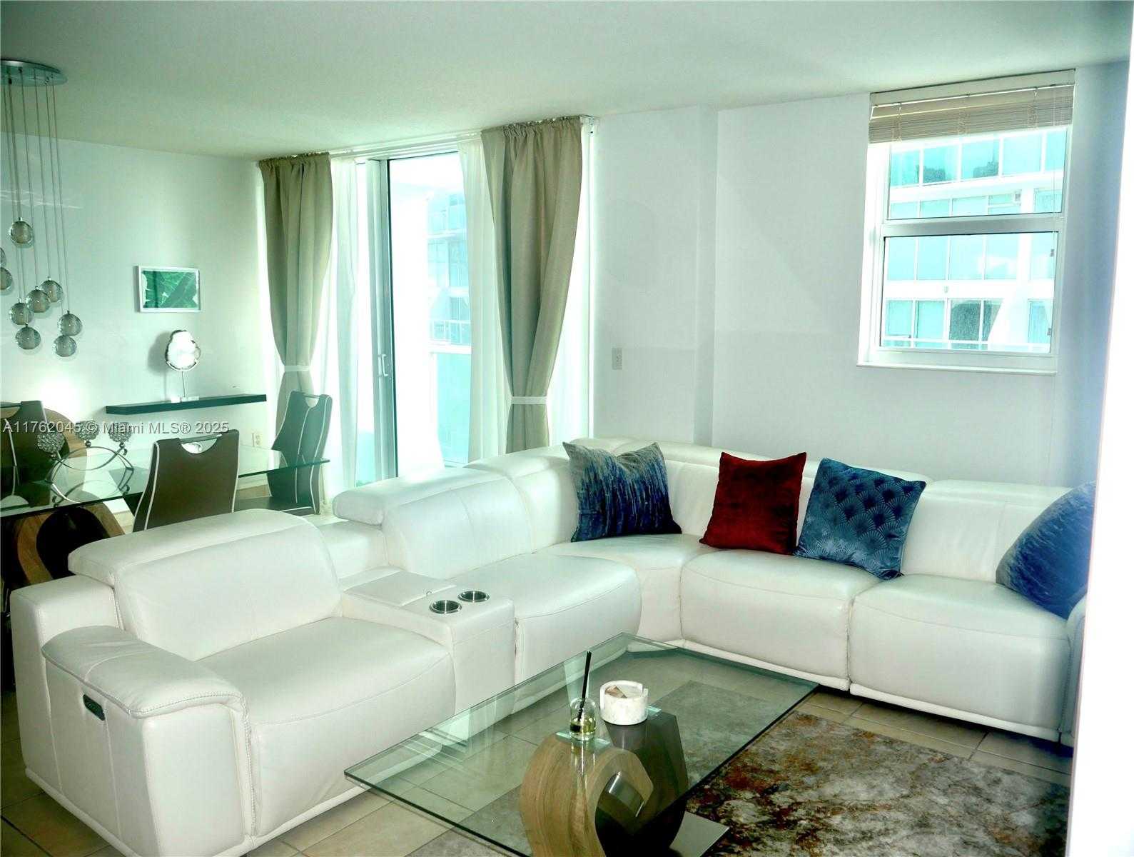 Small Image of 31 SOUTH EAST 5TH ST #2611, Miami Number 7